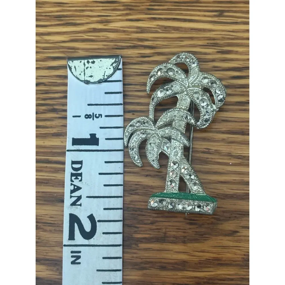 N/A vintage brooch